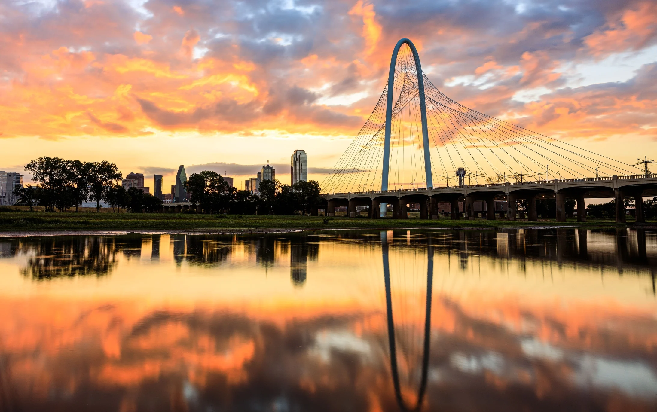Dallas Margaret Hunt Hill bridge-dreamstime
